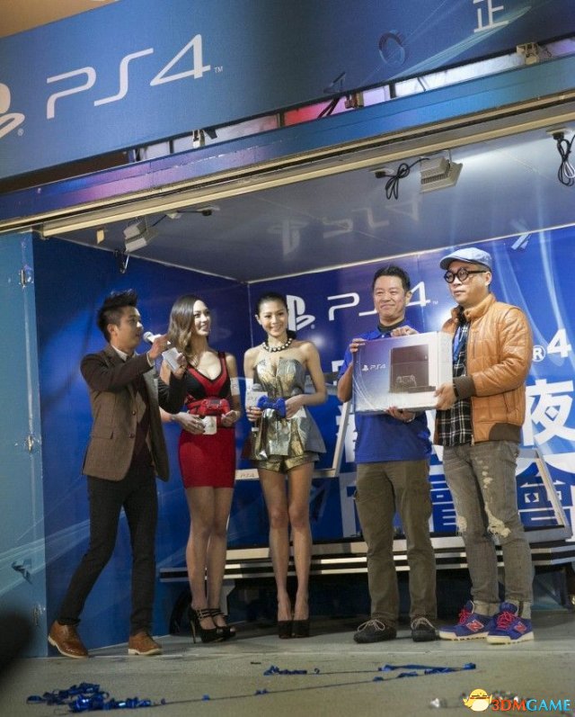 索尼PS4亚洲发布会 周秀娜携众美女前来