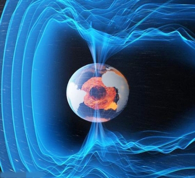 外媒:地球生命"保护盾"磁场加速衰减 或引发大灭